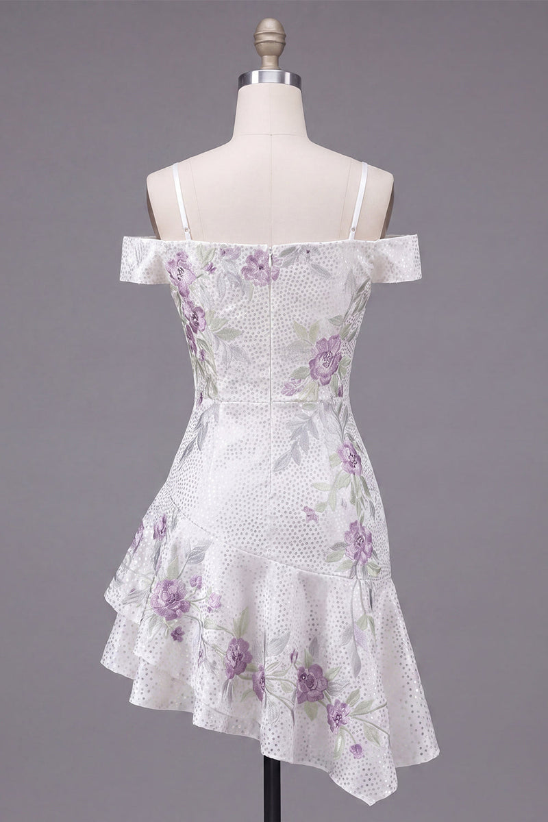 Laden Sie das Bild in den Galerie-Viewer, Kaltschulter-A-Linie weißes Blumen-Homecoming-Kleid mit Perlen