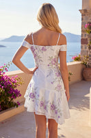 Laden Sie das Bild in den Galerie-Viewer, Kaltschulter-A-Linie weißes Blumen-Homecoming-Kleid mit Perlen