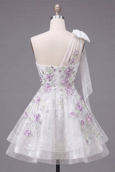 Ein Schulter-A-Linien weißes, mit Blumen besetztes Homecoming-Kleid mit Schleife