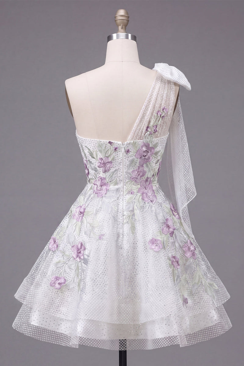 Laden Sie das Bild in den Galerie-Viewer, Ein Schulter-A-Linien weißes, mit Blumen besetztes Homecoming-Kleid mit Schleife