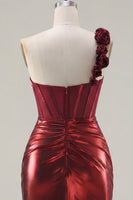 Laden Sie das Bild in den Galerie-Viewer, Metallisch-burgunderrotes einschulterfarbenes Blumenkorsett Bodycon mit gerafftem Homecoming-Kleid