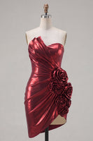 Laden Sie das Bild in den Galerie-Viewer, Metallisch-burgunderrotes, trägerloses Bodycon mit gerafftem Homecoming-Kleid mit 3D-Blumen