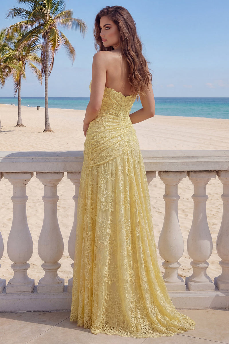 Laden Sie das Bild in den Galerie-Viewer, Spitzen-A-Linie gelbes, gerafftes langes Abschlussballkleid