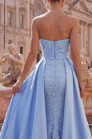 Laden Sie das Bild in den Galerie-Viewer, Blaues Satin-Meerjungfrauen-Sweetheart mit Falten, perlenverziertes langes Abschlussballkleid mit Perlenbestickung