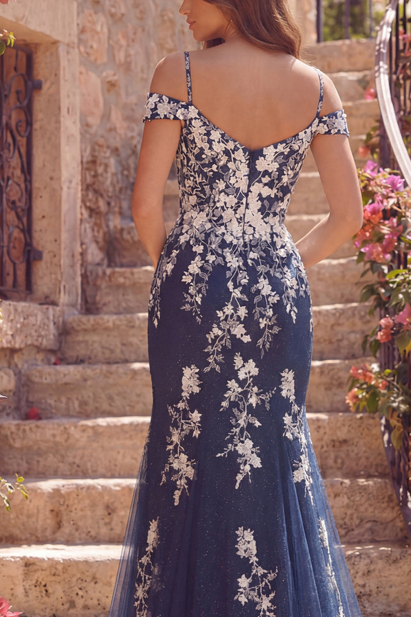Laden Sie das Bild in den Galerie-Viewer, Marineblaues Meerjungfrauen-Kaltschulter-Tüll-Langballkleid mit Applikationen