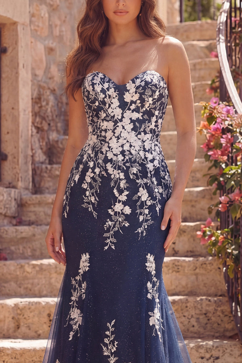 Laden Sie das Bild in den Galerie-Viewer, Navy Sweetheart Meerjungfrauen-Floral-Langballkleid mit Applikationen