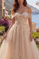 Laden Sie das Bild in den Galerie-Viewer, Champagner A-Linie Schulterfreies Korsett Langes Abschlussballkleid mit Applikationen