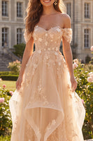 Laden Sie das Bild in den Galerie-Viewer, Champagner A-Linie Off-the-shoulder Florales Korsett Langes Abschlussballkleid mit Rüschen