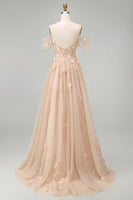 Laden Sie das Bild in den Galerie-Viewer, A-Linie Tüll Champagner Off-the-shoulder Korsett Langes Abschlussballkleid mit Applikationen