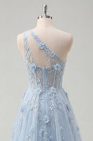 Laden Sie das Bild in den Galerie-Viewer, A-Linie langes Abschlussballkleid mit einer einen Schulter und blauem Korsett, appliziert