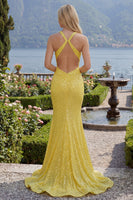 Laden Sie das Bild in den Galerie-Viewer, Glitzerndes Meerjungfrauen-Gelbes Neckholderhals-Pailletten-Langballkleid