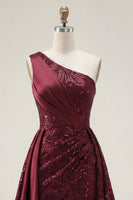 Laden Sie das Bild in den Galerie-Viewer, Glitzerndes bordeauxrotes A-Linien-Pailletten-Langball-Kleid mit Schlitz