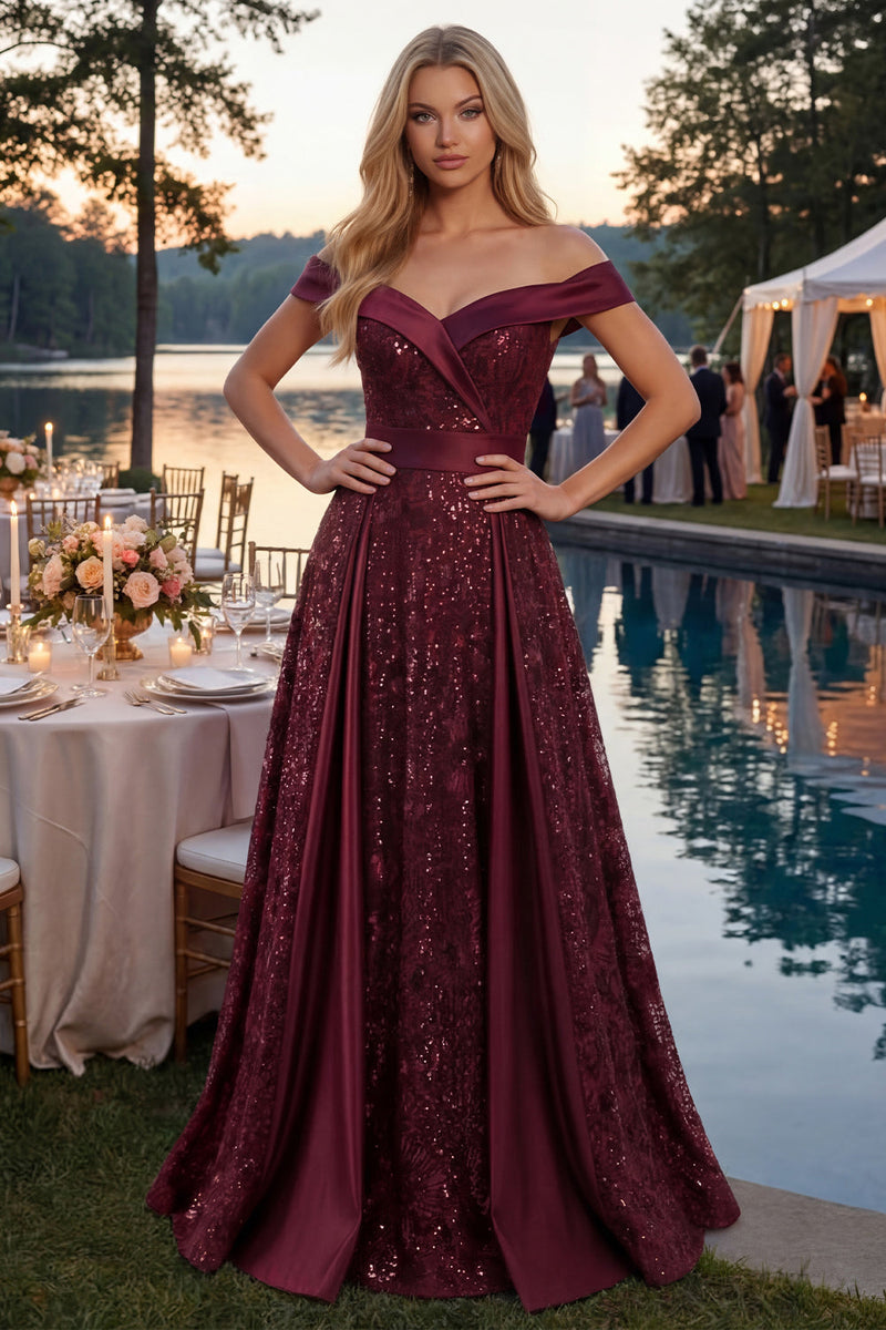 Laden Sie das Bild in den Galerie-Viewer, Glitzerndes schulterloses, burgunderrotes A-Line-Pailletten-Langball-Kleid