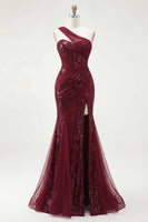Laden Sie das Bild in den Galerie-Viewer, Glitzerndes einschulterfarbenes, burgunderrotes Meerjungfrauen-Pailletten-Langball-Kleid mit Schlitz