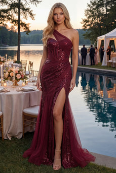 Glitzerndes einschulterfarbenes, burgunderrotes Meerjungfrauen-Pailletten-Langball-Kleid mit Schlitz