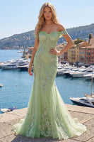 Laden Sie das Bild in den Galerie-Viewer, Langes Abschlussballkleid mit Meerjungfrauengrün mit Off-the-shoulder-Korsettapplikationen