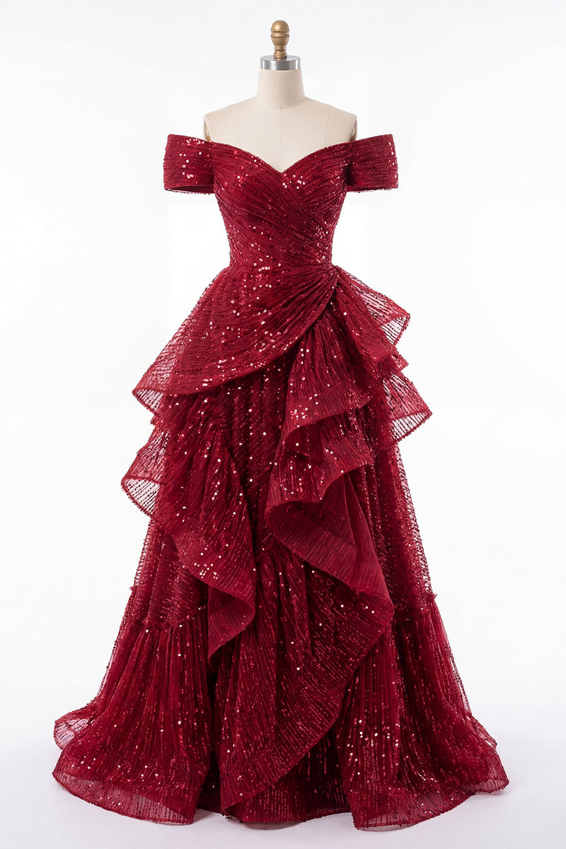 Laden Sie das Bild in den Galerie-Viewer, Glitzerndes burgunderrotes, schulterfreies, paillettengerafftes langes Abschlussballkleid mit Rüschen