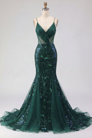 Laden Sie das Bild in den Galerie-Viewer, Glitzerndes dunkelgrünes Langballkleid mit Spaghetti-Trägern aus Pailletten, Tüll, mit Applikationen