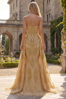 Glitzerndes goldenes, trägerloses Meerjungfrauen-Abschlussballkleid mit seitlichem Draper