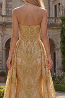 Laden Sie das Bild in den Galerie-Viewer, Glitzerndes goldenes, trägerloses Meerjungfrauen-Abschlussballkleid mit seitlichem Draper