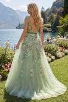 Laden Sie das Bild in den Galerie-Viewer, Grünes V-Ausschnitt-Floral-Sticker-A-Linien-Tüll-Abschlussballkleid