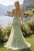 Laden Sie das Bild in den Galerie-Viewer, Off-the-shoulder grünes Meerjungfrauen-Besticktes Tüll-Abschlussballkleid