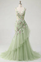 Laden Sie das Bild in den Galerie-Viewer, Grünes florales V-Ausschnitt-Meerjungfrauen-Prom-Kleid mit Rüschen