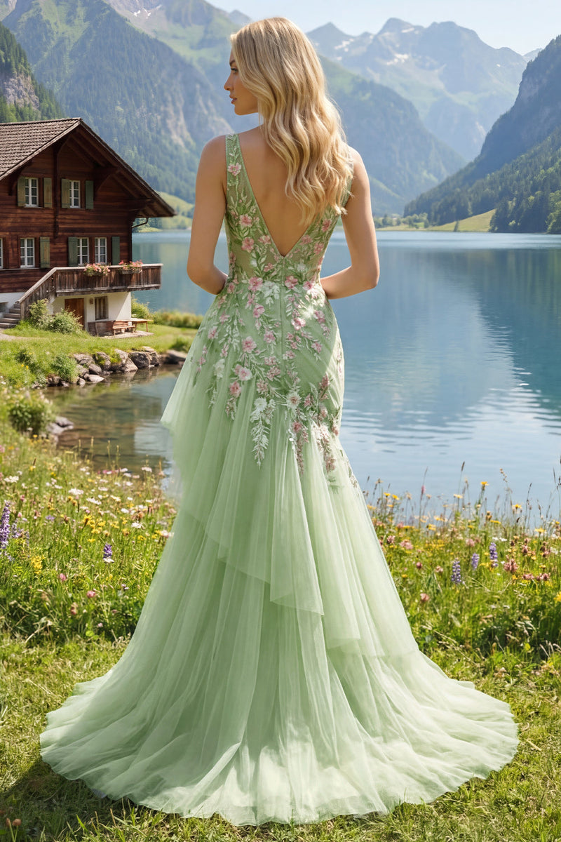 Laden Sie das Bild in den Galerie-Viewer, Grünes florales V-Ausschnitt-Meerjungfrauen-Prom-Kleid mit Rüschen