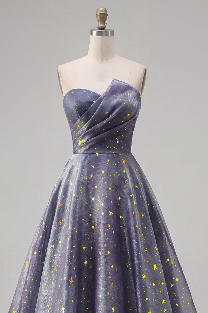 Laden Sie das Bild in den Galerie-Viewer, Elegantes, sternenbesetztes langes Abschlussballkleid mit einem skulpturalen, gerafften Oberteil und einem A-Linien-Rock