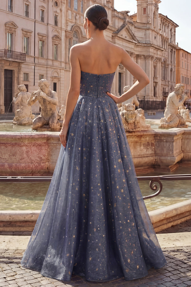Laden Sie das Bild in den Galerie-Viewer, Elegantes, sternenbesetztes langes Abschlussballkleid mit einem skulpturalen, gerafften Oberteil und einem A-Linien-Rock