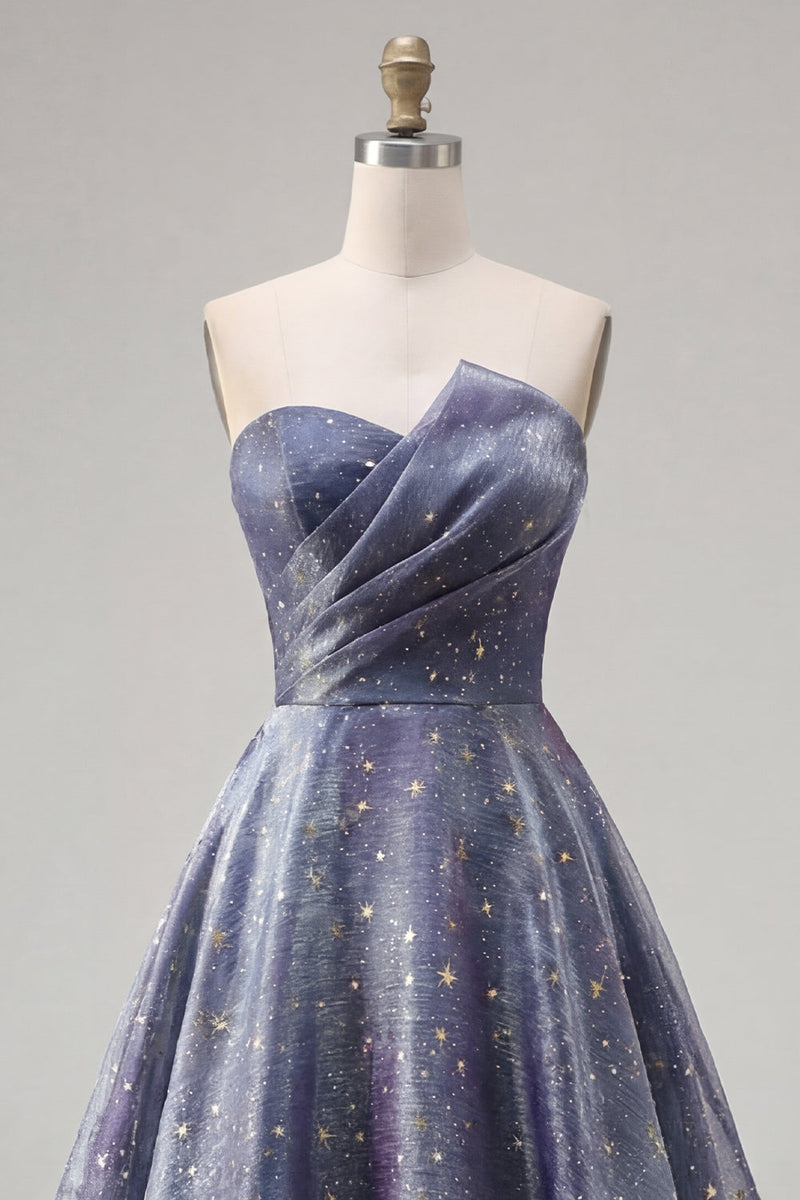 Laden Sie das Bild in den Galerie-Viewer, Elegantes, sternenbesetztes langes Abschlussballkleid mit einem skulpturalen, gerafften Oberteil und einem A-Linien-Rock