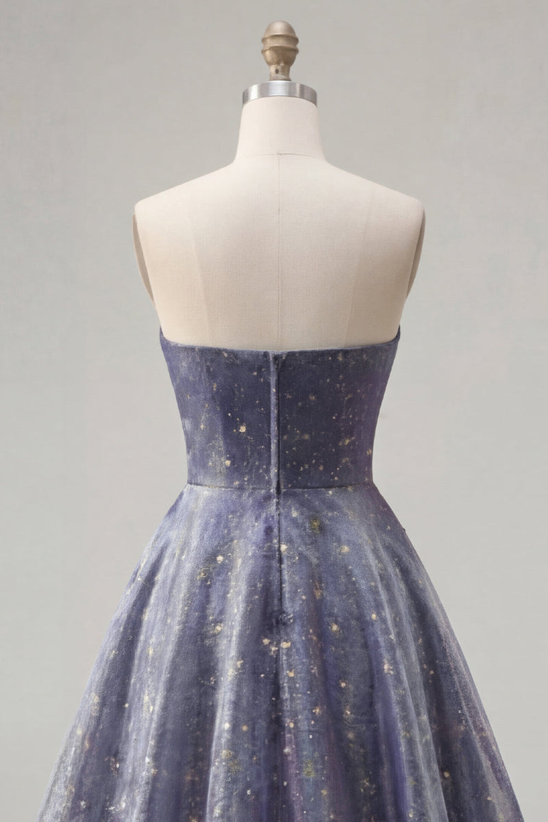 Laden Sie das Bild in den Galerie-Viewer, Elegantes, sternenbesetztes langes Abschlussballkleid mit einem skulpturalen, gerafften Oberteil und einem A-Linien-Rock