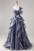 Laden Sie das Bild in den Galerie-Viewer, Sternennacht staubiges blaues einschulterlanges Abschlussballkleid mit übergroßer Schleife und herabfallenden Rüschen