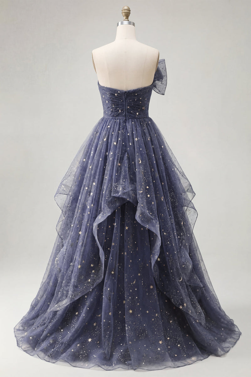Laden Sie das Bild in den Galerie-Viewer, Sternennacht staubiges blaues, trägerloses, langes Abschlussballkleid mit herabfallenden Rüschen
