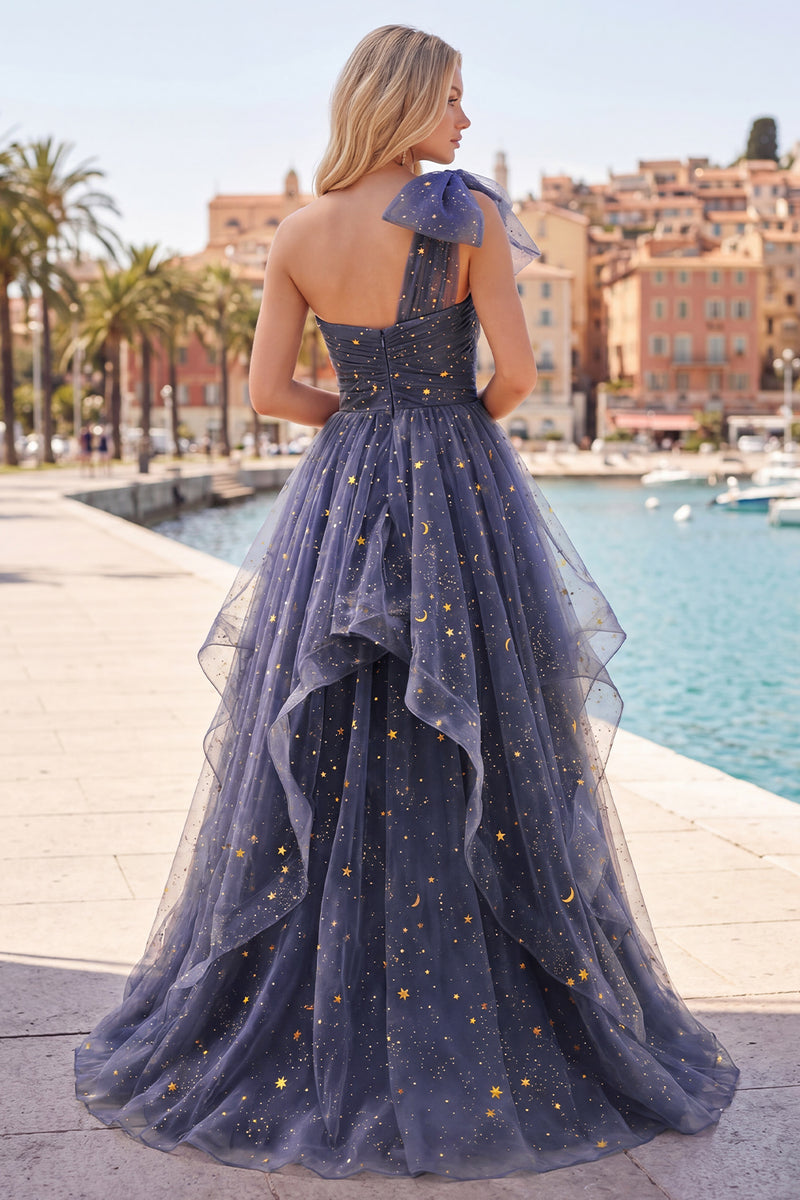 Laden Sie das Bild in den Galerie-Viewer, Sternennacht staubiges blaues, trägerloses, langes Abschlussballkleid mit herabfallenden Rüschen