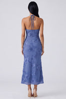 Laden Sie das Bild in den Galerie-Viewer, Salbei-Neckholderhals-Meerjungfrauen-Midi-Kleid mit Blumenstickerei