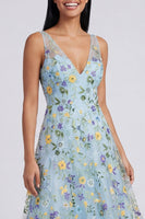 Laden Sie das Bild in den Galerie-Viewer, Blaues Blumen-V-Ausschnitt A-Linie Maxi-Kleid