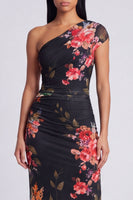 Laden Sie das Bild in den Galerie-Viewer, Elfenbeinfarbenes Blumen-Maxikleid mit einer Schulter