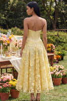 Laden Sie das Bild in den Galerie-Viewer, Trägerloses gelbes Blumen-A-Linie-Midi-Kleid