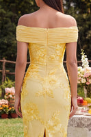 Laden Sie das Bild in den Galerie-Viewer, Off-the-shoulder gelbes, bodycon-appliquiertes Maxi-Blumenkleid mit Schlitz