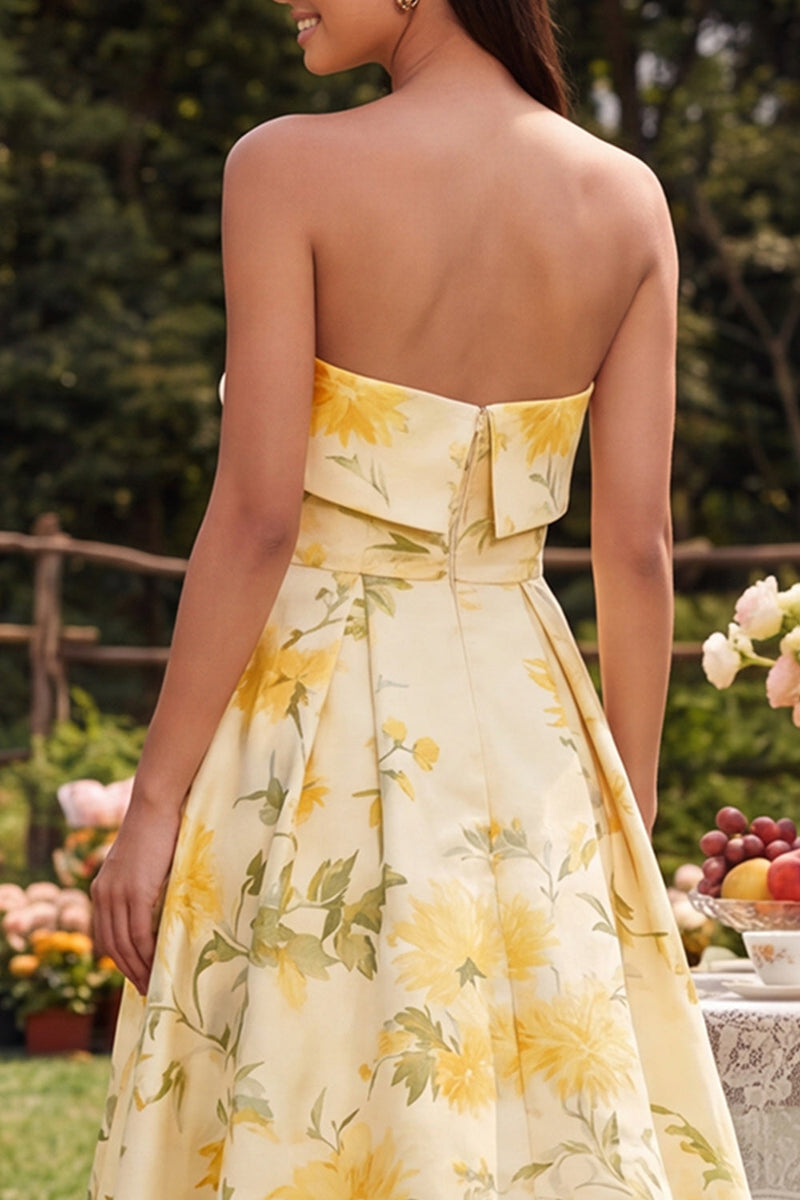 Laden Sie das Bild in den Galerie-Viewer, Gelbes trägerloses A-Linie hoch-niedriges Blumenkleid