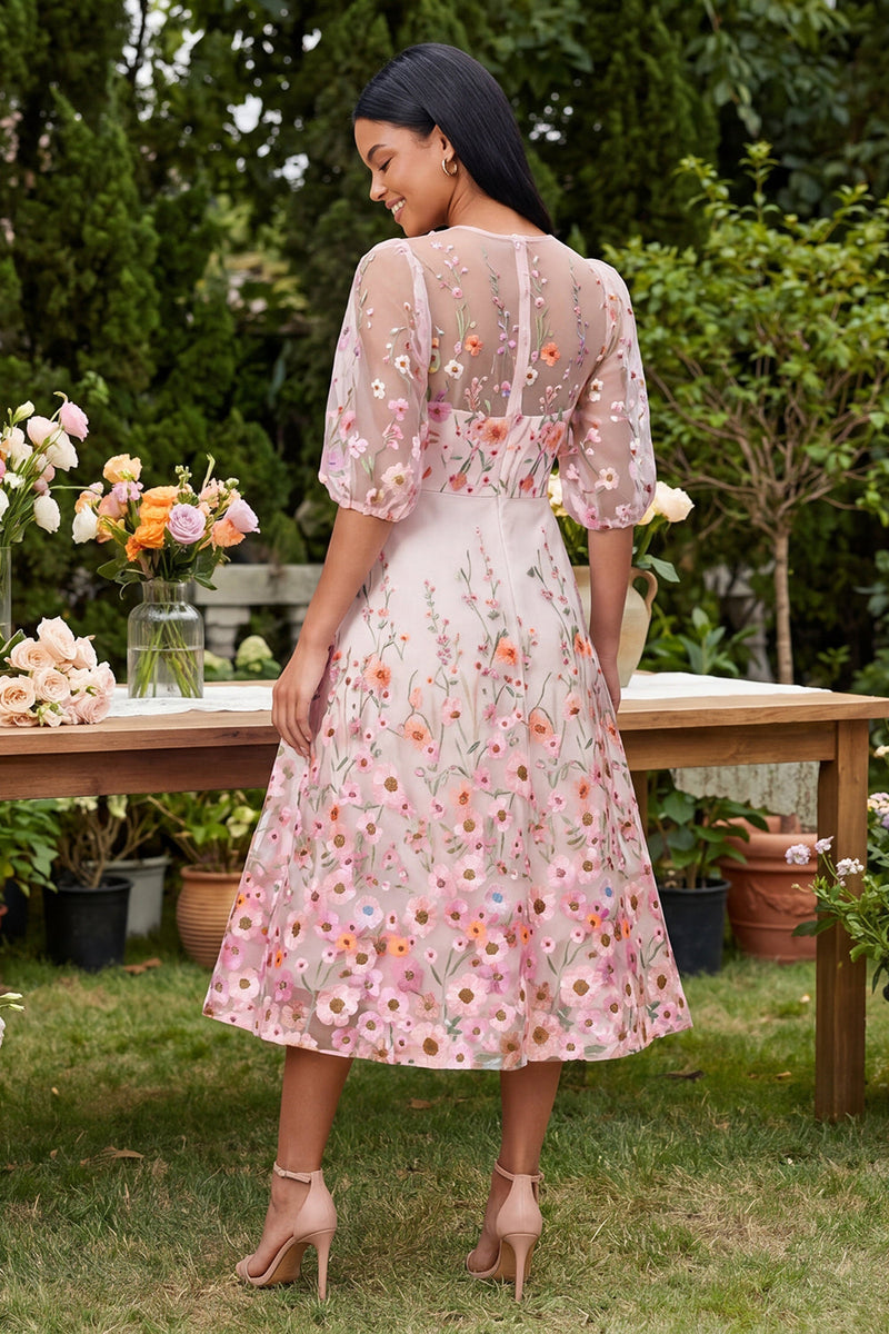 Laden Sie das Bild in den Galerie-Viewer, Rosa A-Linie rundhalsbesticktes Midi-Blumenkleid mit halben Ärmeln