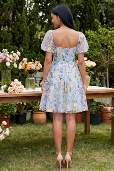 Blaues Blumen-A-Linien-Quadrathals-Midi-Kleid mit Puffärmeln