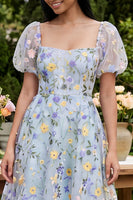 Laden Sie das Bild in den Galerie-Viewer, Blaues Blumen-A-Linien-Quadrathals-Midi-Kleid mit Puffärmeln