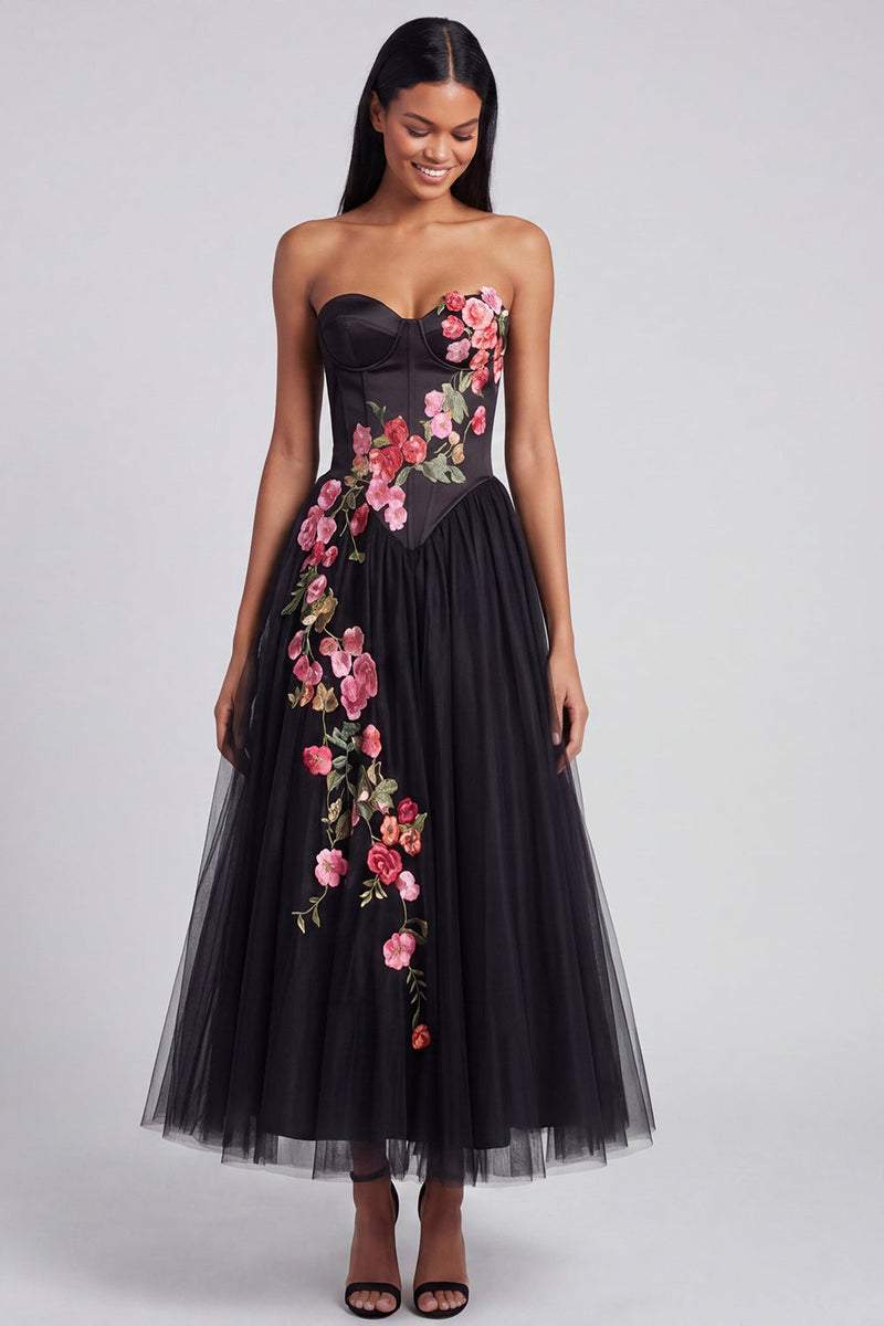 Laden Sie das Bild in den Galerie-Viewer, A-Line Schwarzes Sweetheart Tule Floral langes Festliches Kleid