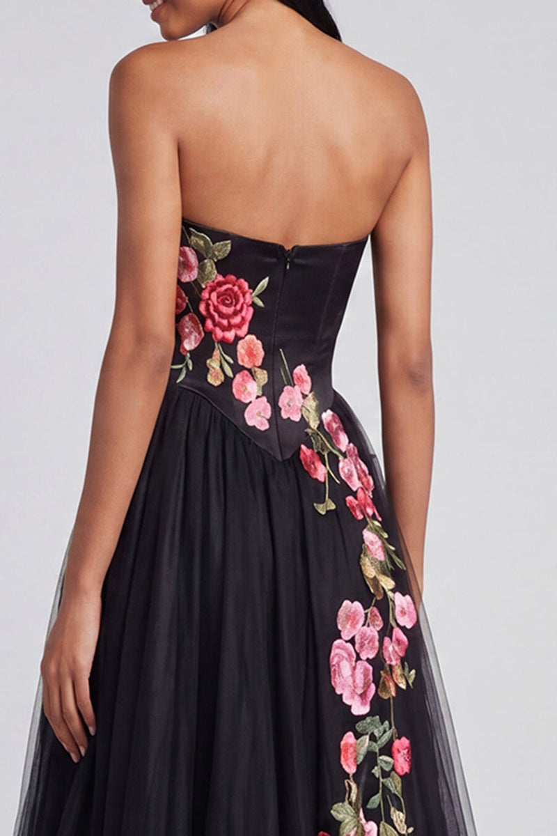 Laden Sie das Bild in den Galerie-Viewer, A-Line Schwarzes Sweetheart Tule Floral langes Festliches Kleid