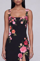 Laden Sie das Bild in den Galerie-Viewer, Schwarzes florales Quadrathals-Scheiden, langes festliches Kleid mit Schlitz