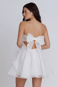 A-Linie Tüll Trägerloses Elfenbein Gerafftes Minikleid mit Schleife