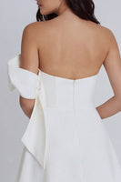 Laden Sie das Bild in den Galerie-Viewer, Elfenbein A-Linie Trägerloses Minikleid mit Schleife