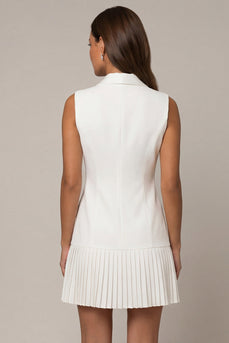 Weißes Schal-Revers mit plissiertem A-Linie kurzer Arbeitskleid